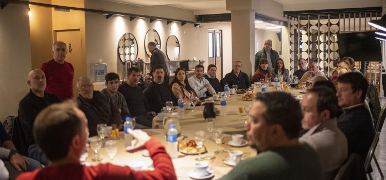 Abella: “Con medidas concretas seguimos acompañando a los comerciantes que tanto sufren la crisis económica”