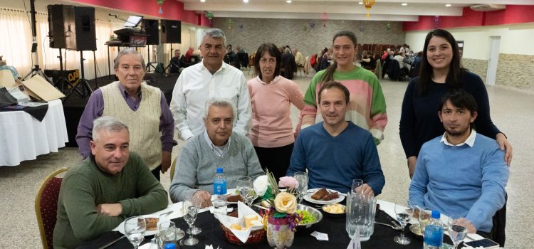 Abella acompañó el 66º aniversario de la Asociación de Jubilados y Pensionados de la calle Pueyrredón