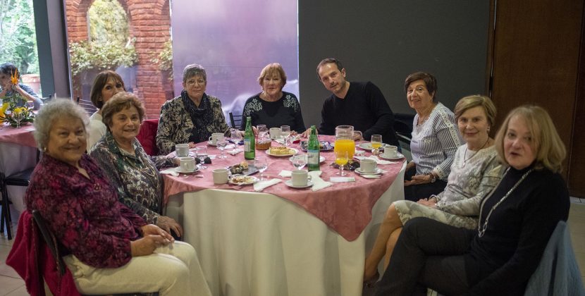 El Intendente compartió con las docentes jubiladas el tradicional “té de la amistad”