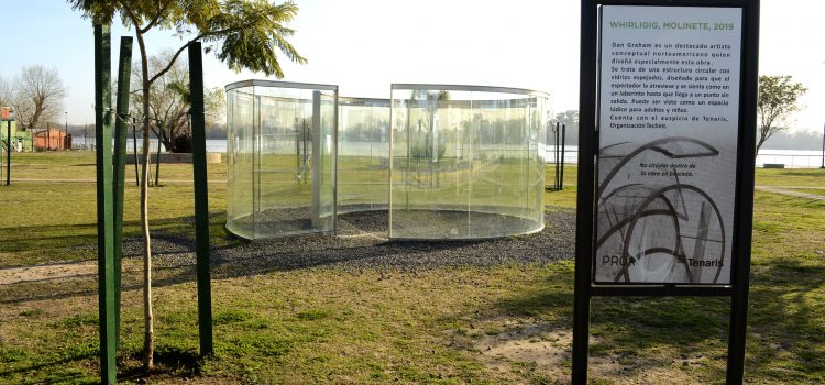 Con destino a Uruguay, la obra de arte itinerante Whirligig se retira de la Nueva Costanera