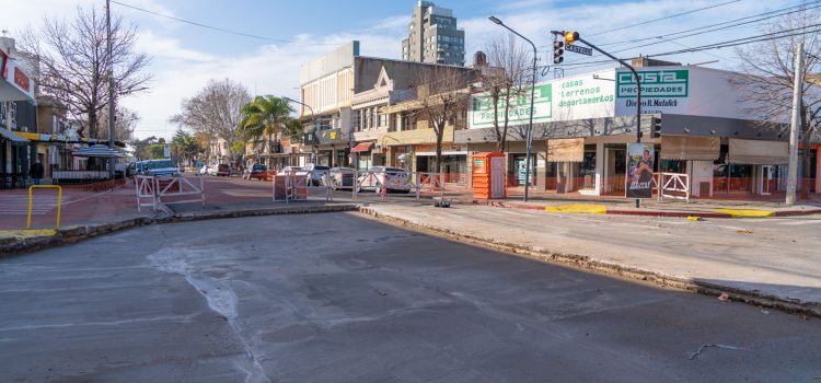 Abella supervisó los avances de la renovación integral de la avenida Mitre