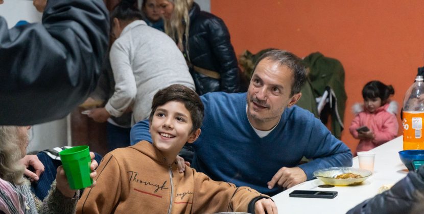 Abella compartió un encuentro con vecinos en el barrio Dignidad