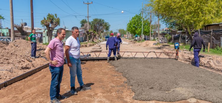  San Felipe: Abella supervisó el avance de la pavimentación de la calle Schweitzer