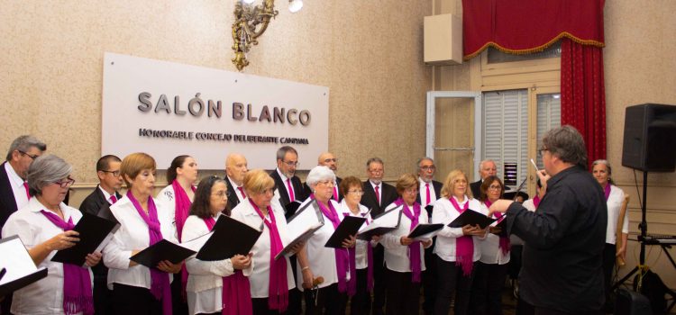 La música coral con sus melodías dijo: “¡Viva la música!”