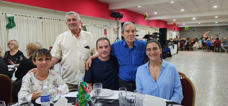 Abella acompañó la cena de fin de año del Centro de Jubilados de la calle Pueyrredón