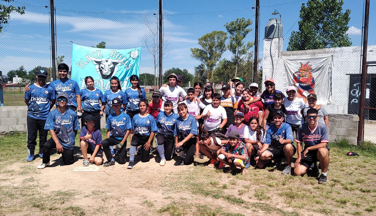 La Escuela Municipal de Softbol participó del último encuentro del año