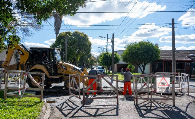 El Municipio comienza el asfaltado de una calle clave que conecta tres barrios