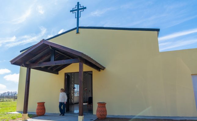 Abella visitó la Capilla de la Virgen del Canchillo tras la importante puesta en valor